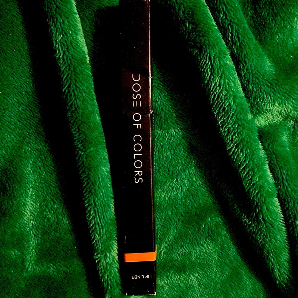 Lip liner By DOSE ( Its complicated)
